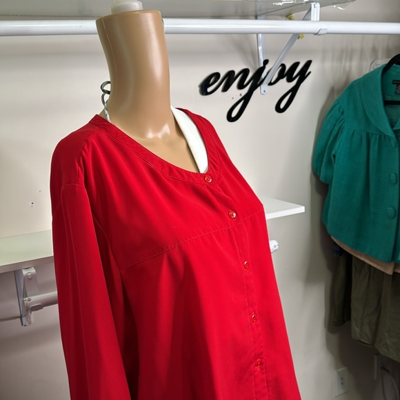 PTP 31 inches length 34 inches. This is polyester. The size I can’t read. 4-5X - Picture 3 of 5